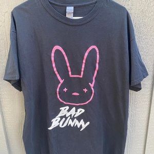 Bad bunny graphic logo t shirt XL.